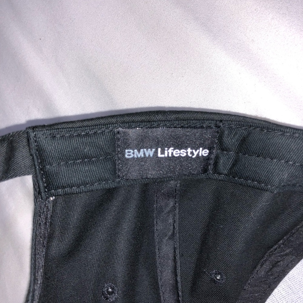 BMW Lifestyle Hat - Picture 2 of 4